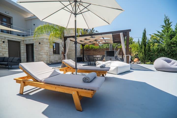 renaissance modern home! private pool (15)