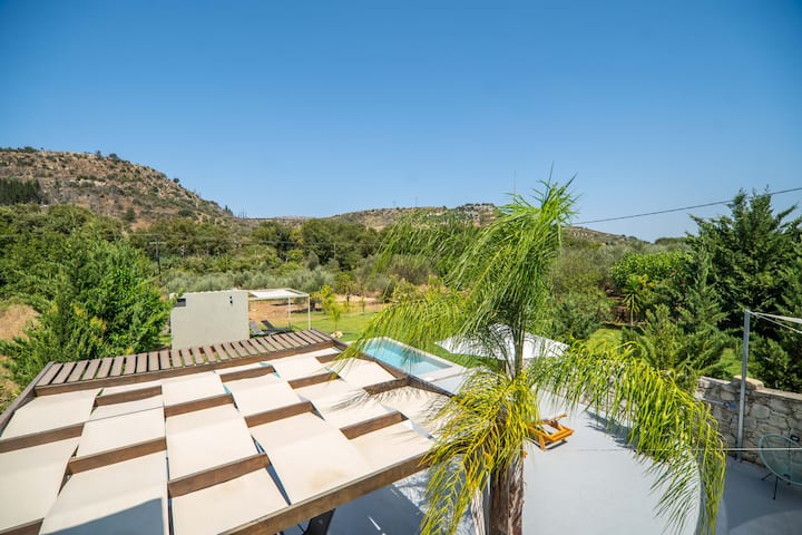 renaissance modern home! private pool (26)