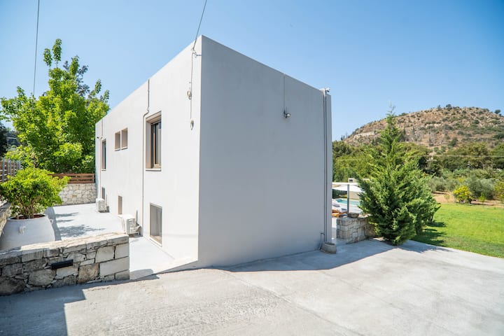 renaissance modern home! private pool (86)